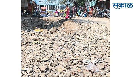It's been ten months; When will the road be outside Miraj station?