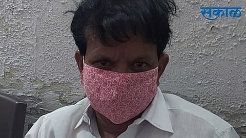 Attempted self immolation in parking Superintendent of Police office in Kolhapur