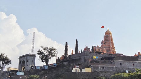 ऐतिहासिक, पौराणिक कथांशी जोडलेलं एक रम्य ठिकाण शिखर शिंगणापूर! 