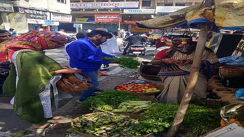 Vegetable shoratge in Pune due to market yard closure.jpg