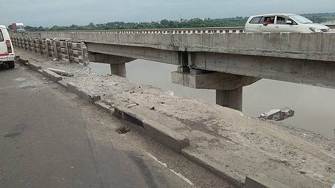 tapi river bridge