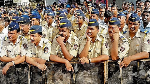 thief of a pistul of API is still can not caught by yavatmal police 