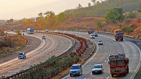 एक्‍स्प्रेस-वेवरील टोलवसुलीला उच्च न्यायालयात आव्हान 