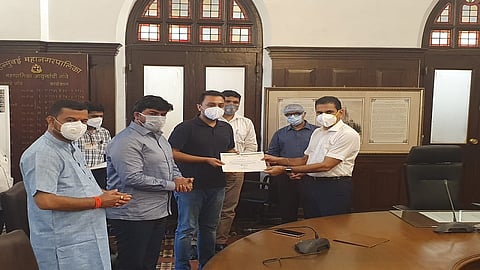 शाब्बास धारावी! प्लाझ्मा दानाला धारावीकरांचा उत्स्फूर्त प्रतिसाद; कोरोनामुक्तीसाठी पुढाकार