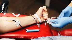 देशभरात रक्ताचा तुटवडा भासतोय; रक्तदानाची शिबिरे भरवण्याचे केंद्राचे आवाहन