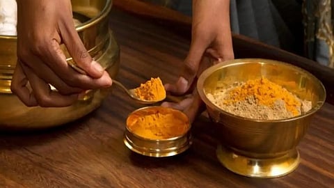 Diwali 2020 : अभ्यंगस्नान परंपरेला आरोग्याची आहे जोड, वाचा अभ्यंगस्नानाचे आरोग्यदायी फायदे