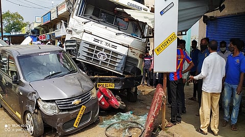 accident nashik.jpg