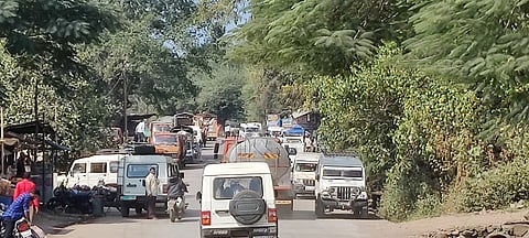 Parking on 30 feet road in Akole taluka