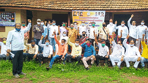 ratnagiri congress protest against increase petrol rate