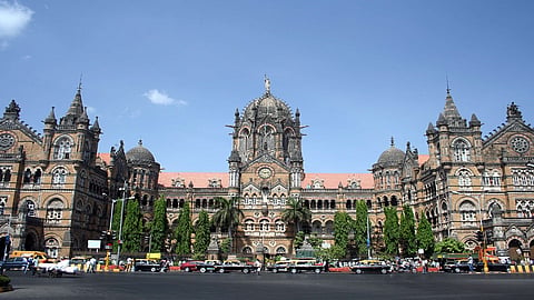 गेल्या 10 वर्षांत तिसऱ्यांदा असं घडल्याने मुंबईकर घामाघूम...