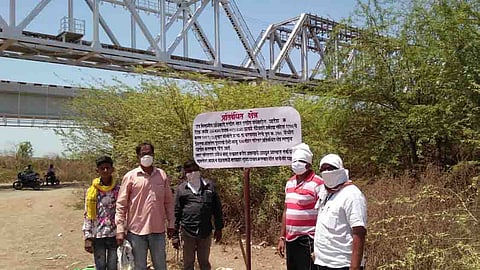 "गिरणा'  नदी वरील  रेल्वे, रस्ते पूलाजवळील वाळू उपश्‍याला आता मनाई ! 