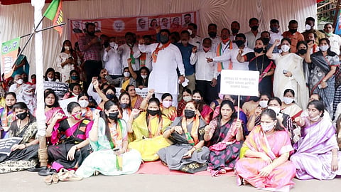 भोसरीत महिला अत्याचाराविरोधात भाजपचे आक्रोश आंदोलन 