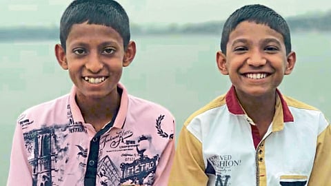 Same marks for twin brothers in 10th exam kolhapur