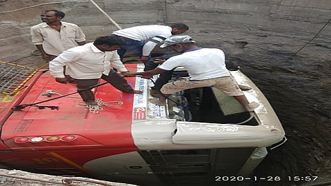 bus accident 1.jpg