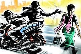 chain snatching in kolhapur 
