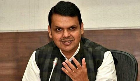 तीन पक्षांच्या कुरघोडीच्या राजकारणात जनता भरडली जातेय : देवेंद्र फडणवीस