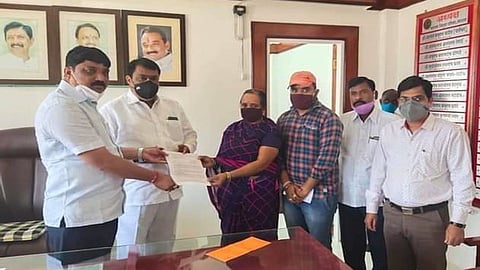 कोरोनामुळे मृत्यू झालेल्या शासकीय कर्मचाऱ्यांस मिळणार 50 लाख; जिल्हा प्रशासनाचा निर्णय