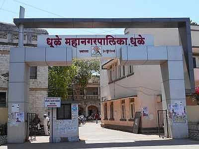 राजकीय पक्ष तुपाशी, धुळेकर मात्र उपाशी ! 