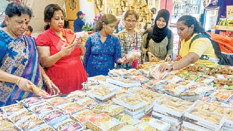 "दिवाळी फराळ' पुस्तकाचे प्रकाशन 