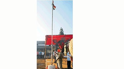 90 year old citizen flagging in kolhapur 