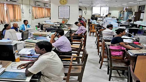 'पाच दिवसांचा आठवडा' वर मुंबई उच्च न्यायालय देणार स्टे ?
