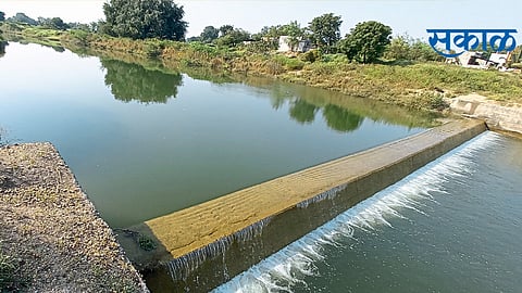 गाव समृद्धीसह प्रत्येक कुटुंबांच्या विकासासाठी प्रयत्नशील 