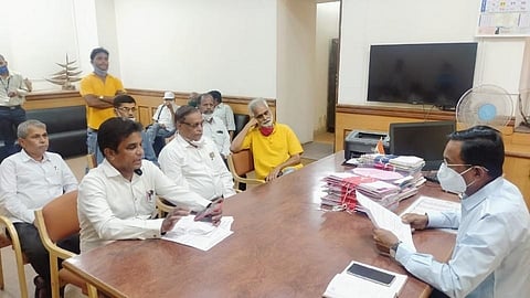 movement of close india today in kolhapur support from political leaders
