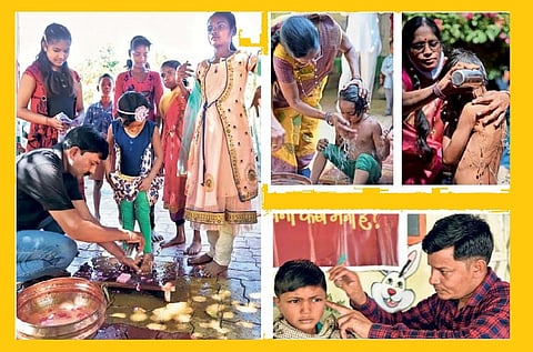Akola News: Jagar  innovative Diwali; Welcome by washing the feet of the destitute, hair cutting, bathing and distribution of clothes