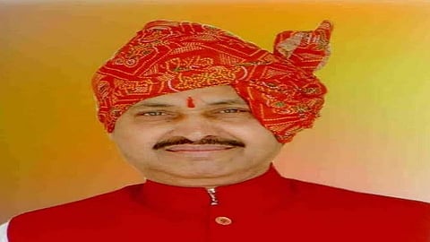 jaysingrav.jpg