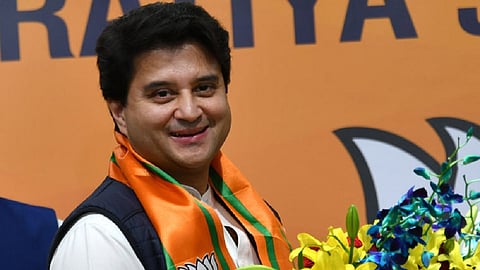 Jyotiraditya Sindhiya  vistited RSS smruti mandir at nagpur 