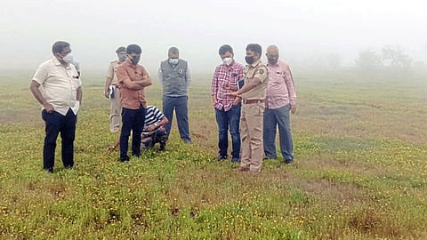  prakash abitkar Inspection on kolhapur Didarganj Plateau