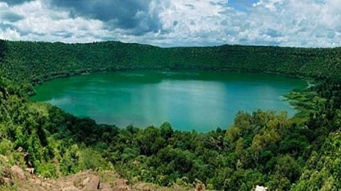  akola marathi news Due to this the color of the water in the world famous Lonar Lake changed