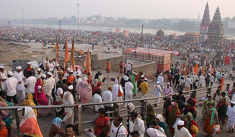 चंद्रभागेच्या तीरी वारकऱ्यांची मांदियाळी, माघी सोहळ्यासाठी तीन लाख भाविक दाखल 