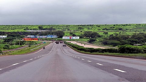 nashik highway.jpg