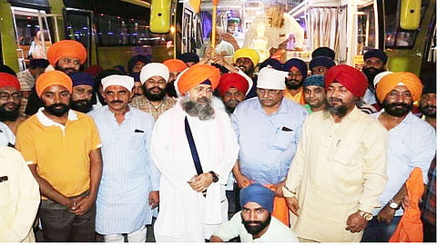 नांदेडला अडकलेल्या शीख भाविकांना अखेर मिळाली परवानगी 