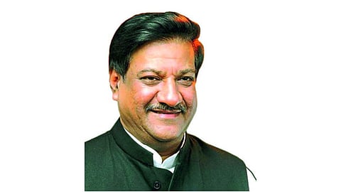 राजकारण विसरून एकत्र येऊया ! 