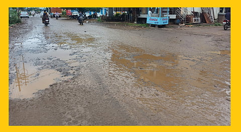 Hello Collector, I am talking about Akola Naka Road! When will the fate of Khachakhalya change?
