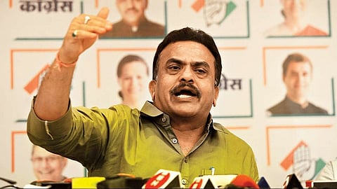 "चायनीज हॉटेल्सचा चीनशी काय संबंध ? बेवकूफ शिवसैनिकांना हे कधी कळणार?", संजय निरुपम यांनी उडवली सेनेची खिल्ली