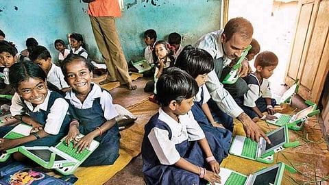 school student akola.jpg