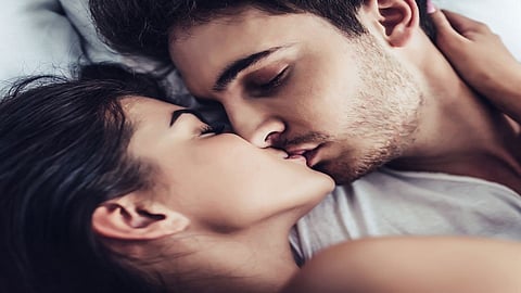 सेक्स-प्रूफ मेक-अप; आता 'त्या' क्षणांनंतरही तुमचा मेक-अप राहील तसाच.. 