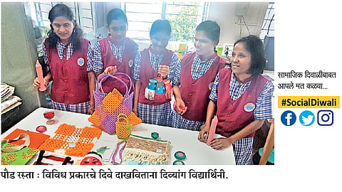 #SocialDiwali हा दिवा उजेडाबरोबर आनंदही देतो