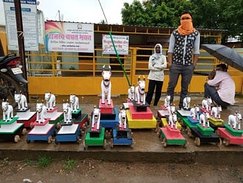 tanha pola