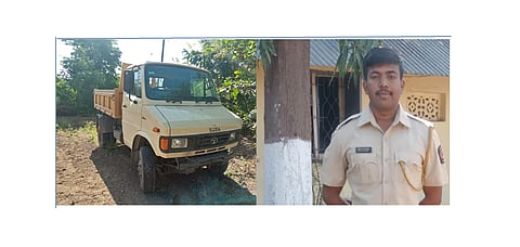 truck akola police sand