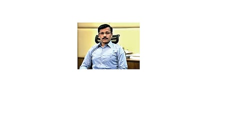 Commissioner of Nagpur Municipal Commissioner reached the dumping yard in morning.