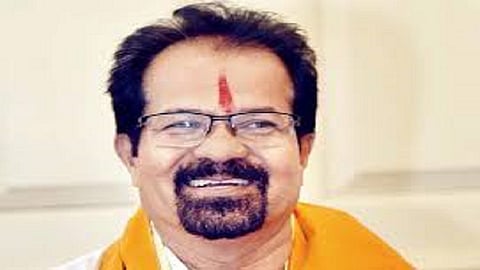 वांद्रे पूर्व : विश्वनाथ महाडेश्वर यांची दुसऱ्या फेरीत 3 हजार मतांनी आघाडी Election Results 2019
