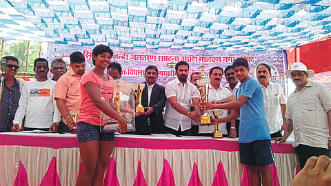 Himani Phadke Pruthviraj Dange Wins Malvan Swimming Competition 
