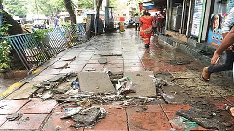 मुंबईकरांनो...पाऊल सांभाळून टाका! कोरोनामुळे रस्ते,पदपथ आणि पुलांच्या दुरूस्तीला कात्री