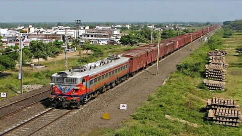 लॉकडाऊनमध्ये मध्य रेल्वेची शानदार कामगिरी; 35.53 दशलक्ष टन मालाची केली वाहतूक
