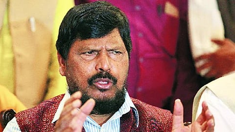 केंद्राच्या कृषी कायद्याविषयी नेत्यांची भूमिका आडमुठी; रामदास आठवले यांची टीका 