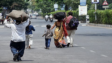 मुंबईत परतलो, पण जेवणाचे काय? अनलॉकमुळे परतलेल्या कष्टकऱ्यांची परिस्थिती बिकट